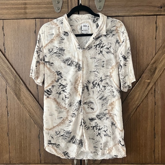 Zara Relaxed Fit Tie Dye Short Sleeve Button Up Shirt Size Medium - Picture 2 of 4